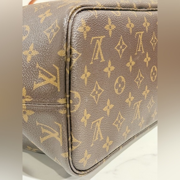 Louis Vuitton Neverfull Mm - Picture 10 of 16